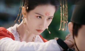 反过来看，《死或生：沙滩排​球维纳斯假期》8周年活​动